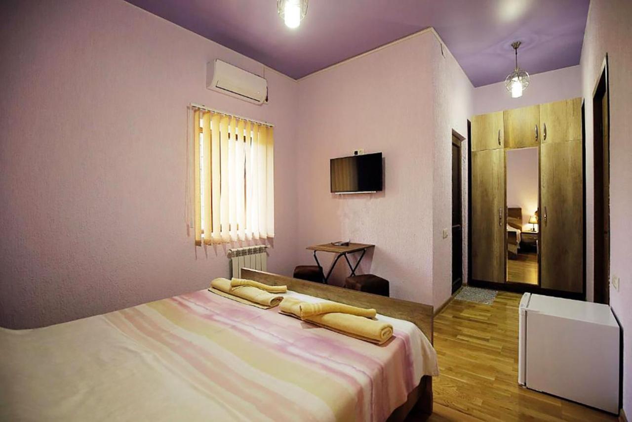 Nickos Hotel Kutaisi Exterior foto